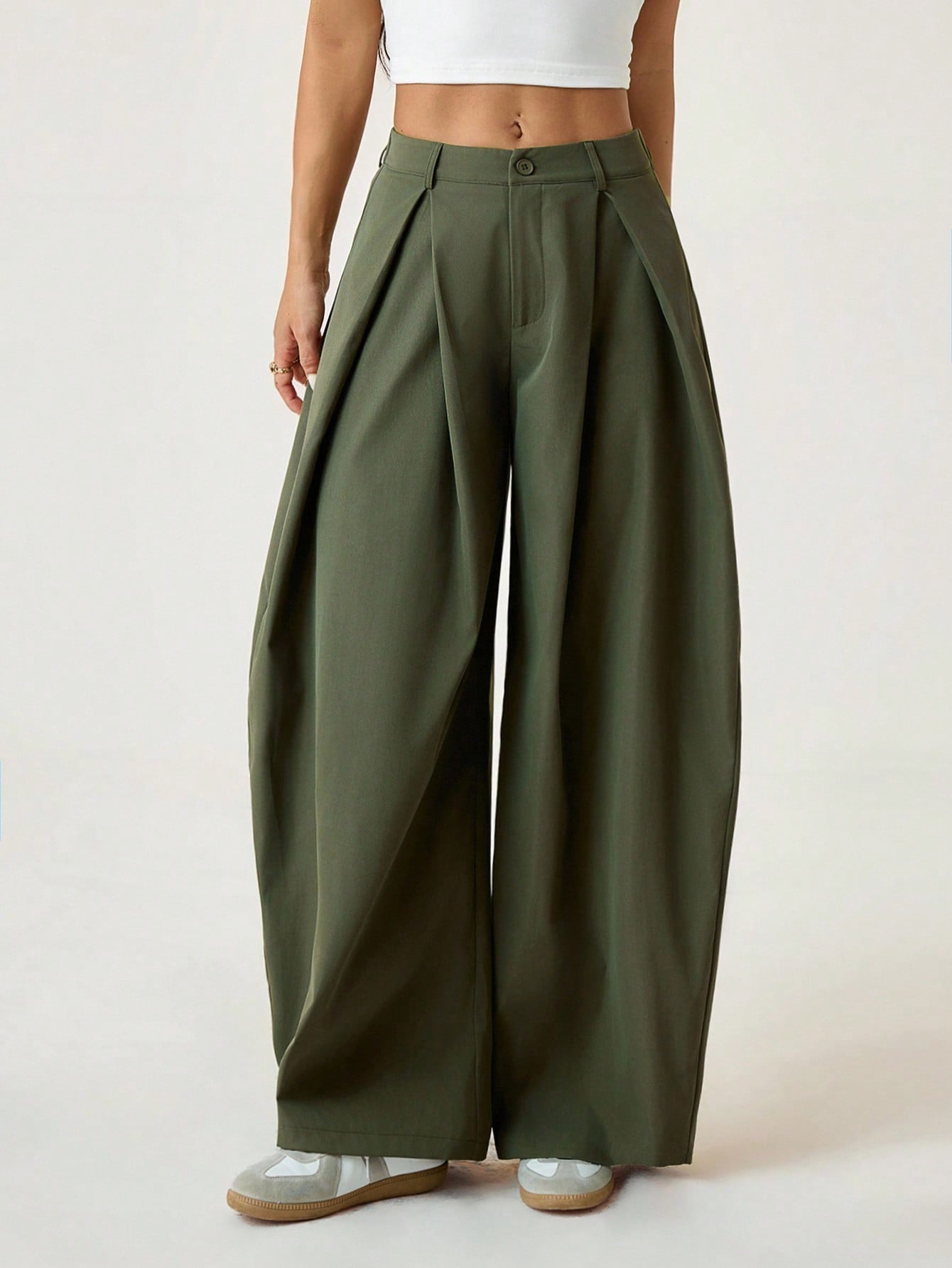 MAYFAIR Breathable Wide Leg Trousers in Army Green
