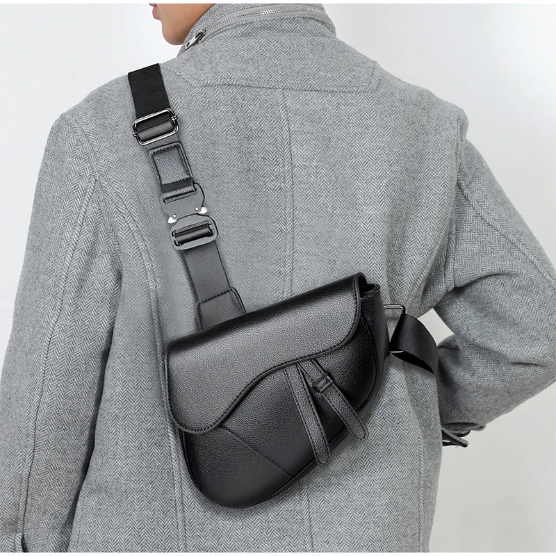 Urban Saddle Crossbody Bag