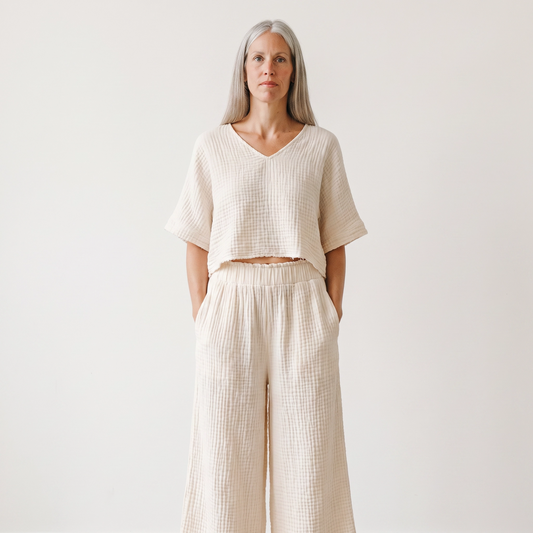 MAYFAIR 2-Piece Cotton Set – V-Neck Shirt & Pants